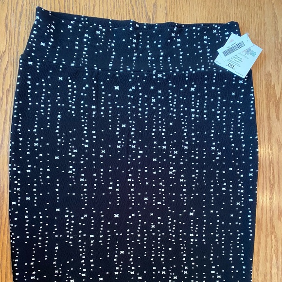 Lularoe Cassie skirt, 3xl, black and white, NWT - Picture 3 of 4
